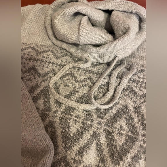 LL Bean Grey Turtle Neck Sweater - Picture 5 of 8